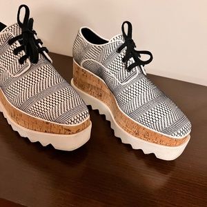 Stella McCartney- Elyse Platforms